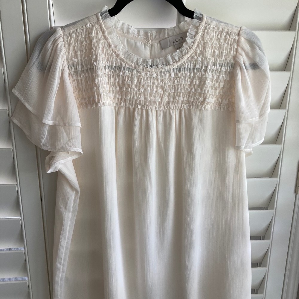 Women's NWOT Ivory Short Sleeve LOFT Blouse Sz M